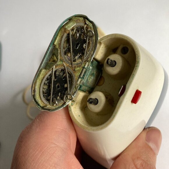 Vintage Norelco Speedshaver Razor Shaver HP1124 w/Case & Papers - Picture 5 of 12